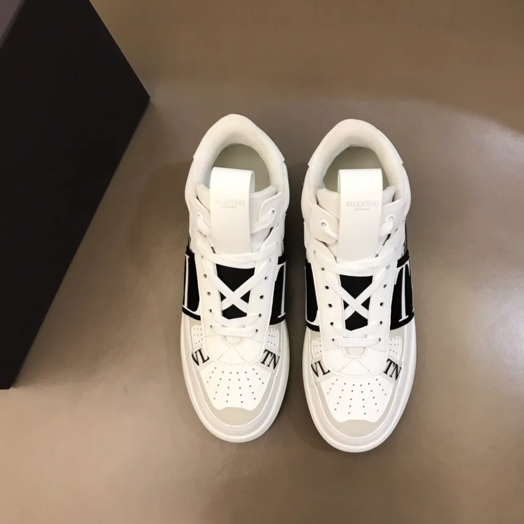 P460◾️▫️V L7N high-top calfskin lace-up sneakers. No man should be able to refuse this style. The classic color scheme is so handsome! Purchase a high-precision replica of the original version to instantly sell off the market currency! 6 VLTN logo rubber effect straps - Valentino Garavani Logo printed on the back and tongue, all materials are customized to ensure quality!  Size: Male 38-44 (45.46 customized)